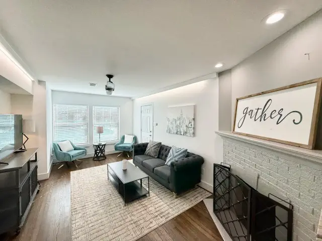 Avondale Retreat living room, furnished apartment in Texas Medical Center / Montrose, Houston — furnished rentals in Houston