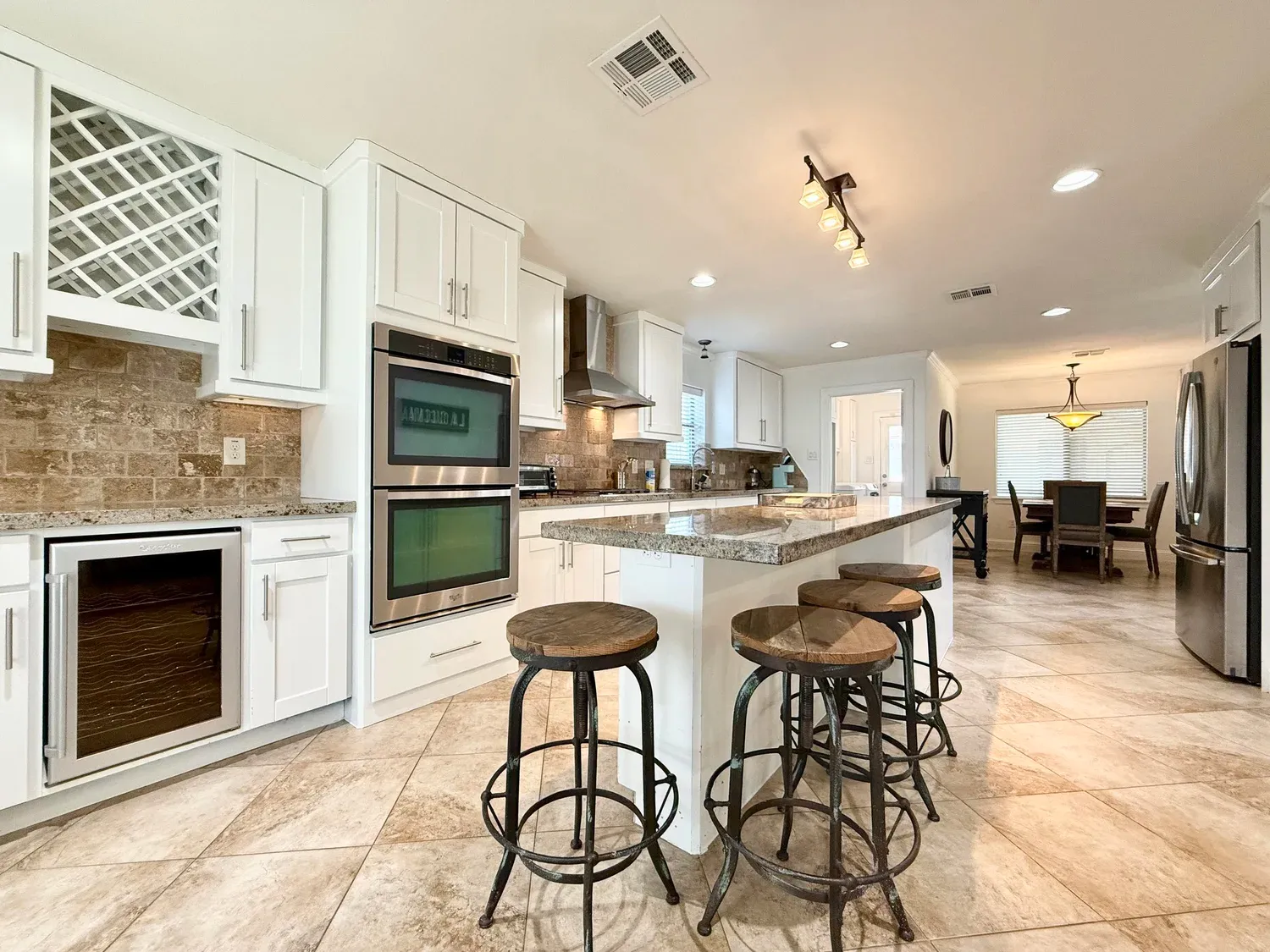 Casa Emilio kitchen, furnished house in Medical Center / Meyerland, Houston