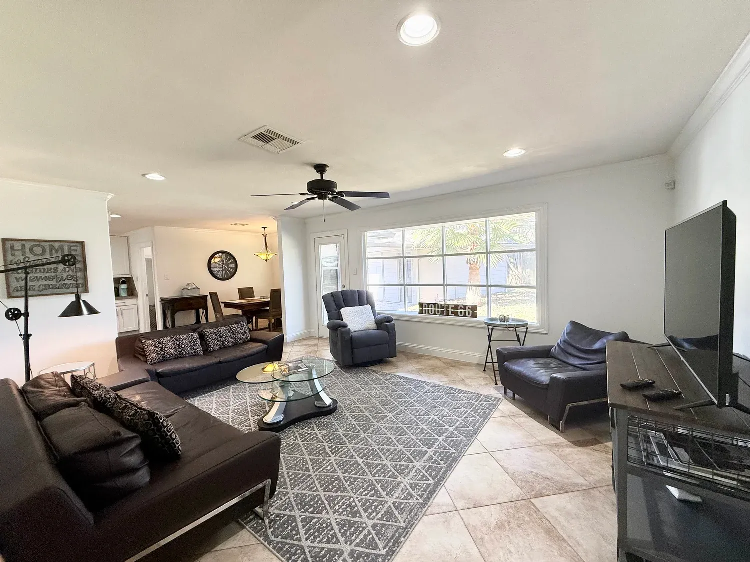 Casa Emilio living room, furnished house in Medical Center / Meyerland, Houston