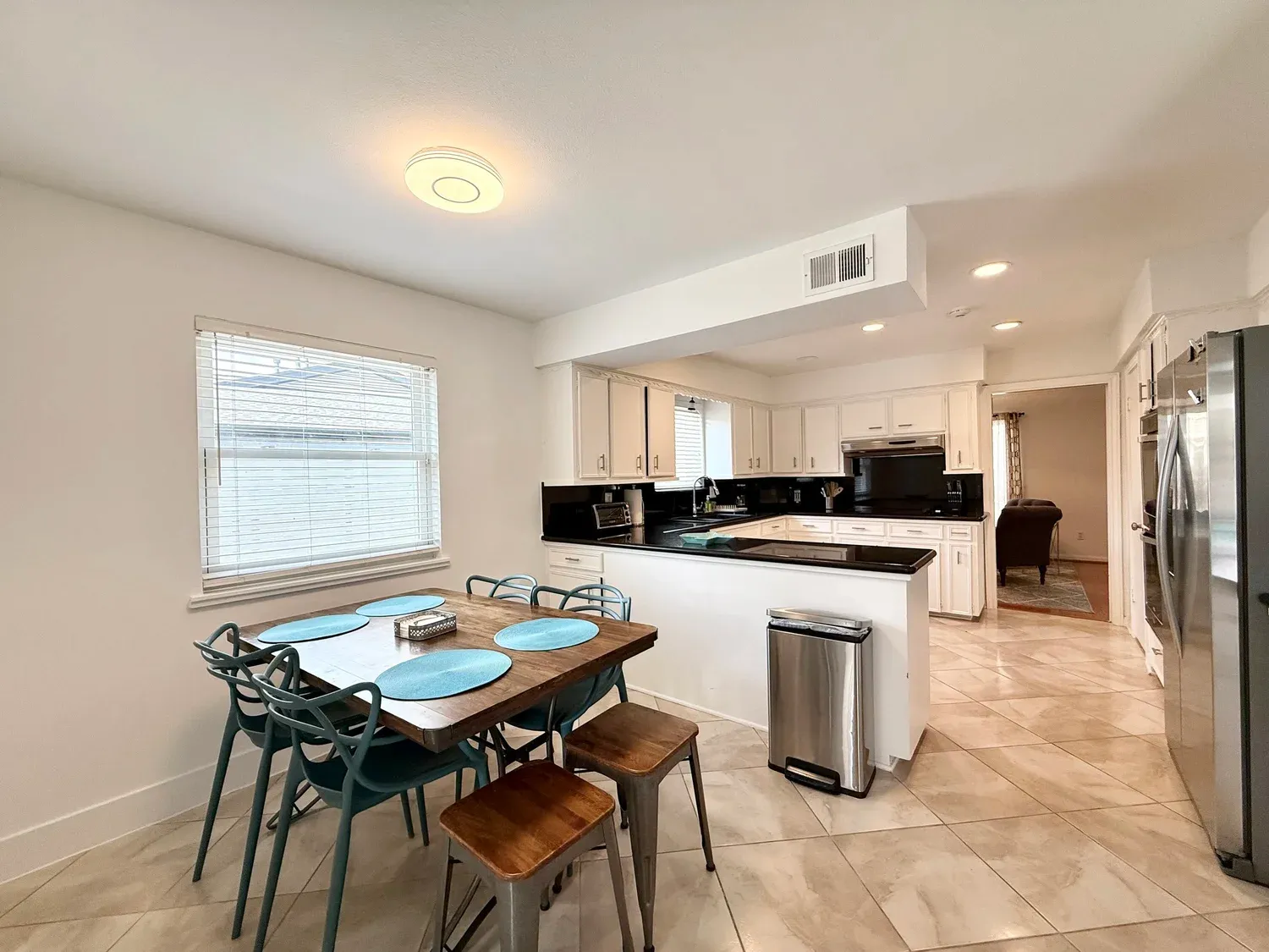 Casa Jackie kitchen, furnished house in Medical Center / Meyerland, Houston
