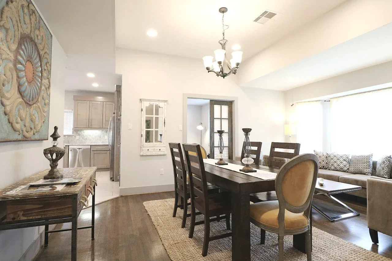 Casa Luna dining room, furnished house in Texas Medical Center / Meyerland, Houston