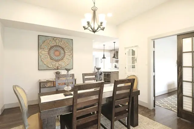 Casa Luna dining room, furnished house in Texas Medical Center / Meyerland, Houston