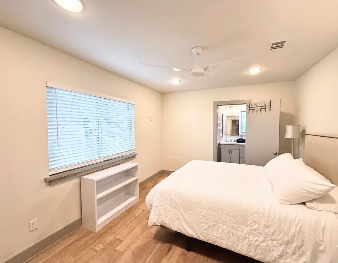 Chateau Gold bedroom, furnished house in Texas Medical Center / West University, Houston — Museum District & West University Houston