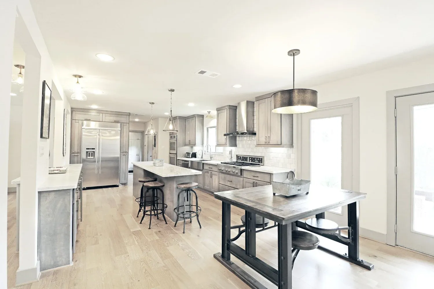 Chateau Gold kitchen, furnished house in Texas Medical Center / West University, Houston