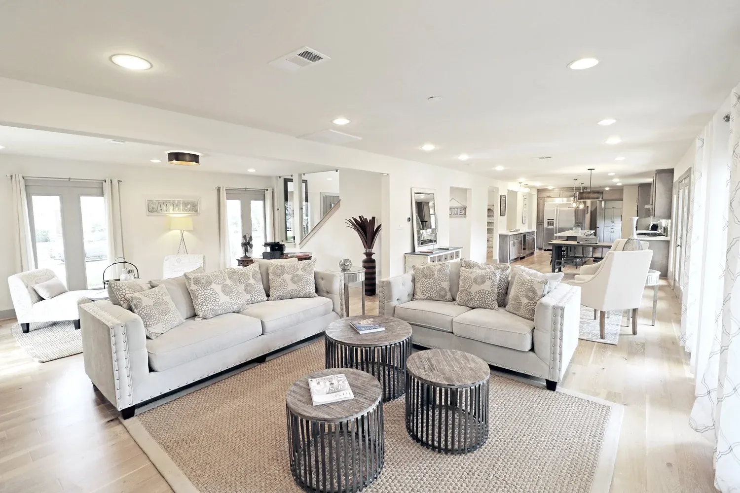 Chateau Gold living room, furnished house in Texas Medical Center / West University, Houston
