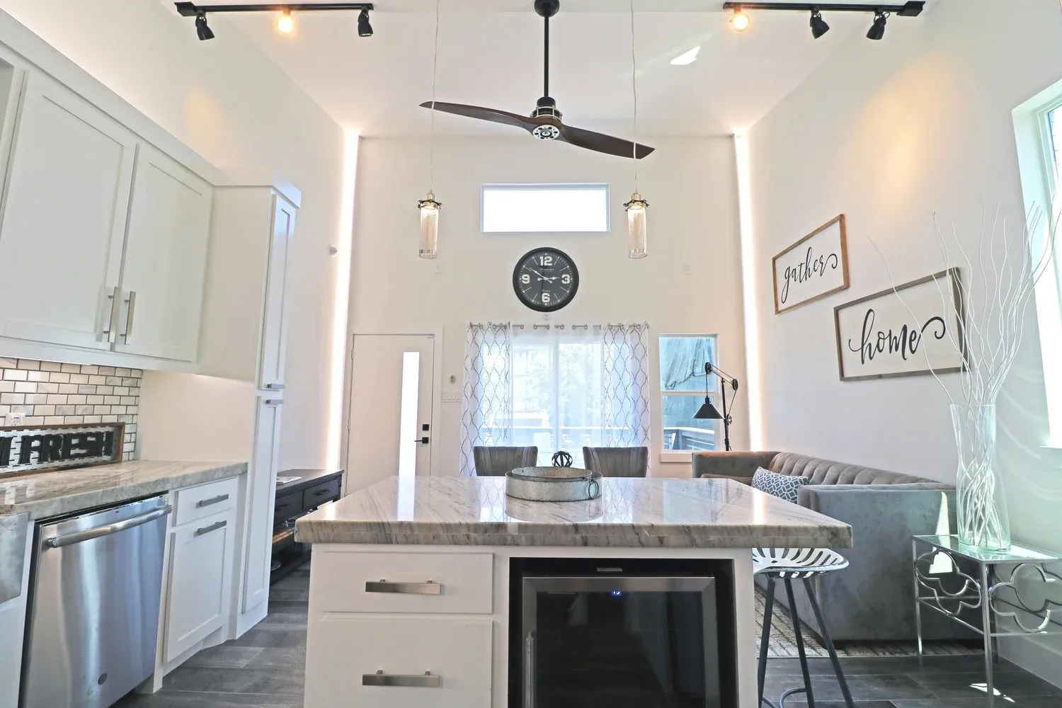 Furnished home in Houston — Houston Corporate Homes and Apartments - Bellaire / Braeswood Area