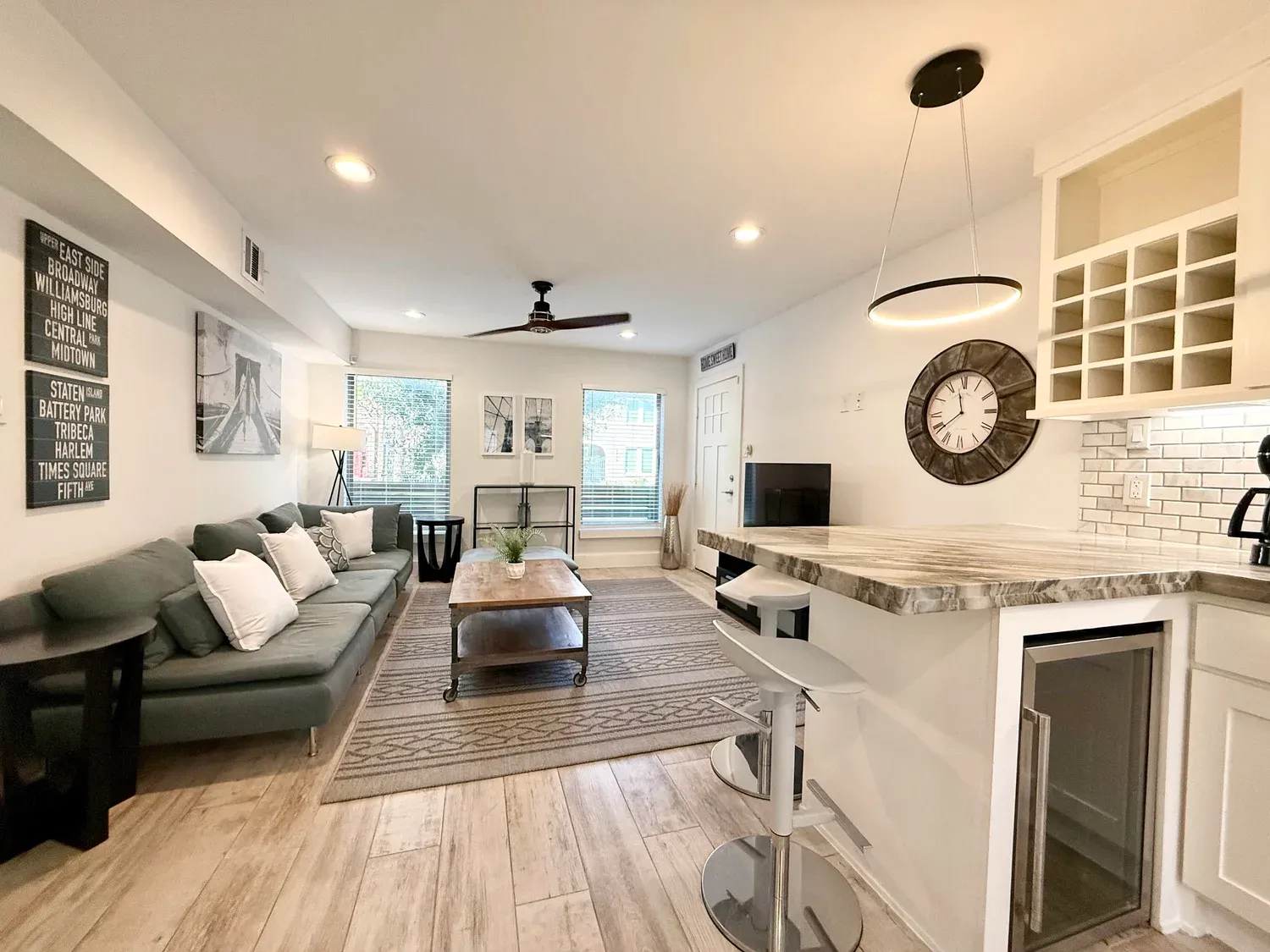 Med Center Retreat kitchen, furnished apartment in Texas Medical Center, Houston