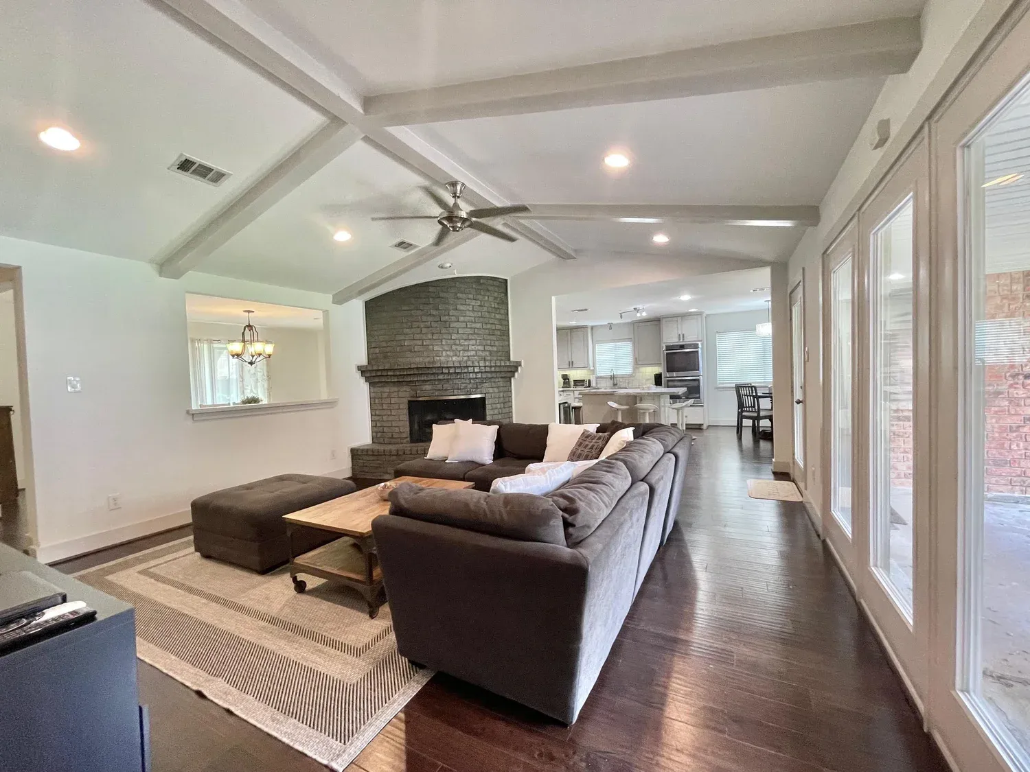 LUXURWAY Amenities — Relocating to Houston (photo 29)