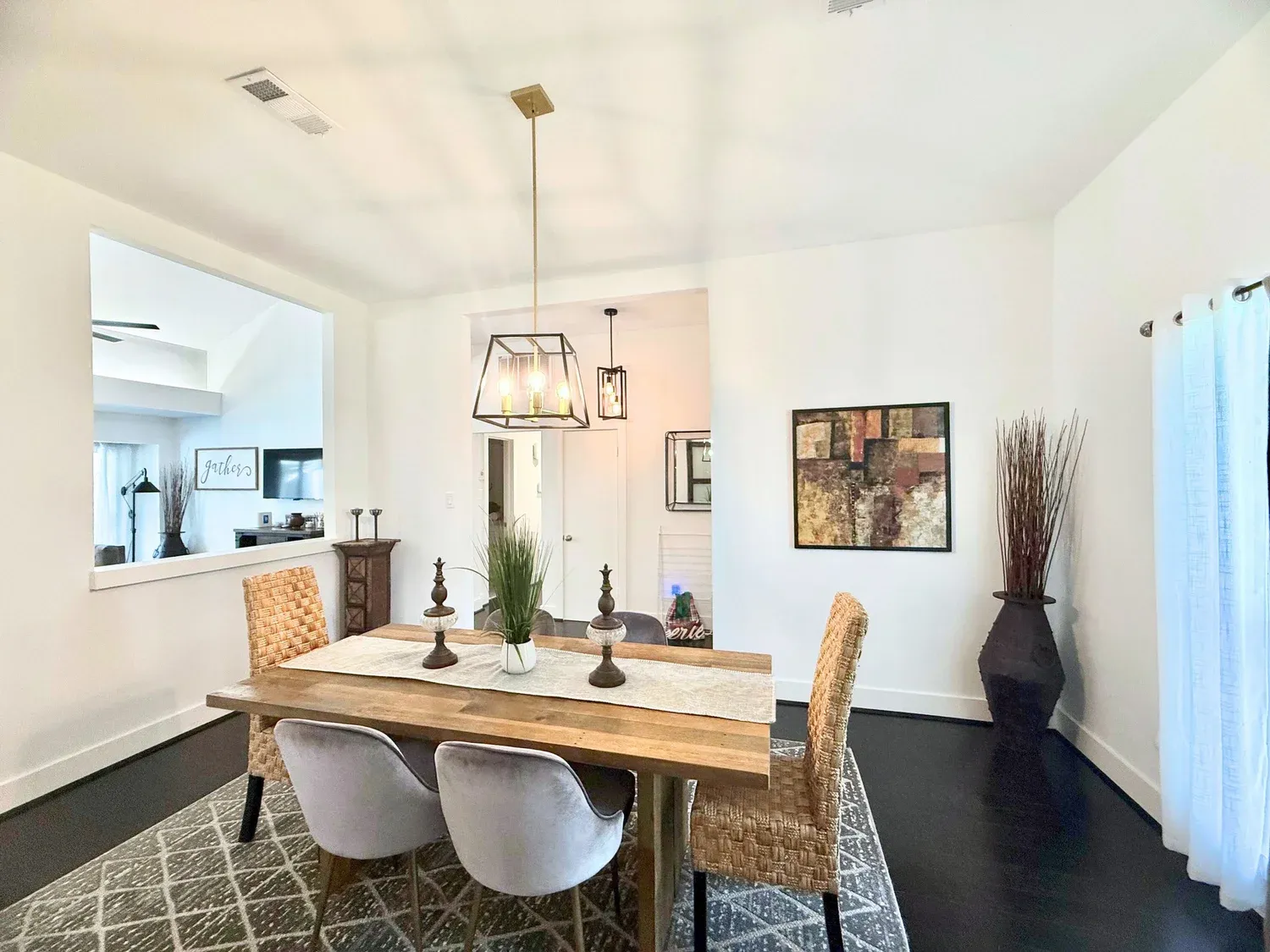 LUXURWAY Amenities — Relocating to Houston