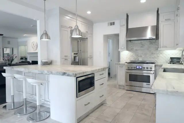 Villa Capri kitchen, furnished house in Texas Medical Center / Bellaire, Houston — furnished rentals in Houston