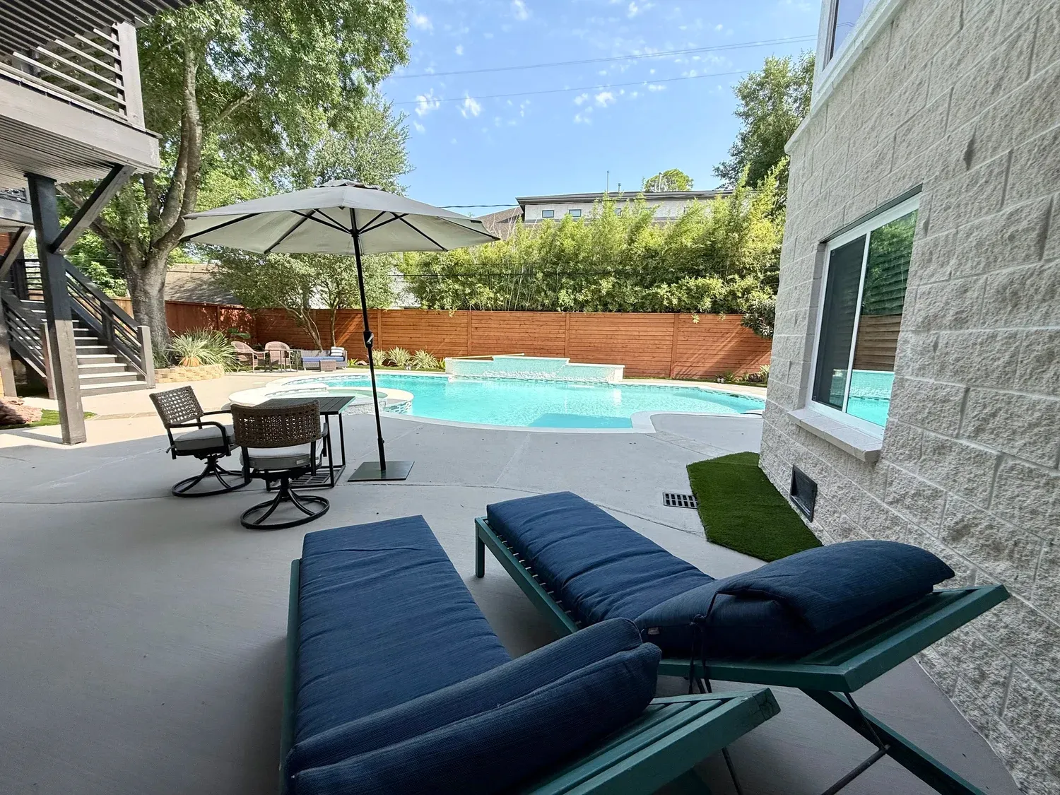 Villa Como exterior, furnished house in Medical Center / Meyerland, Houston