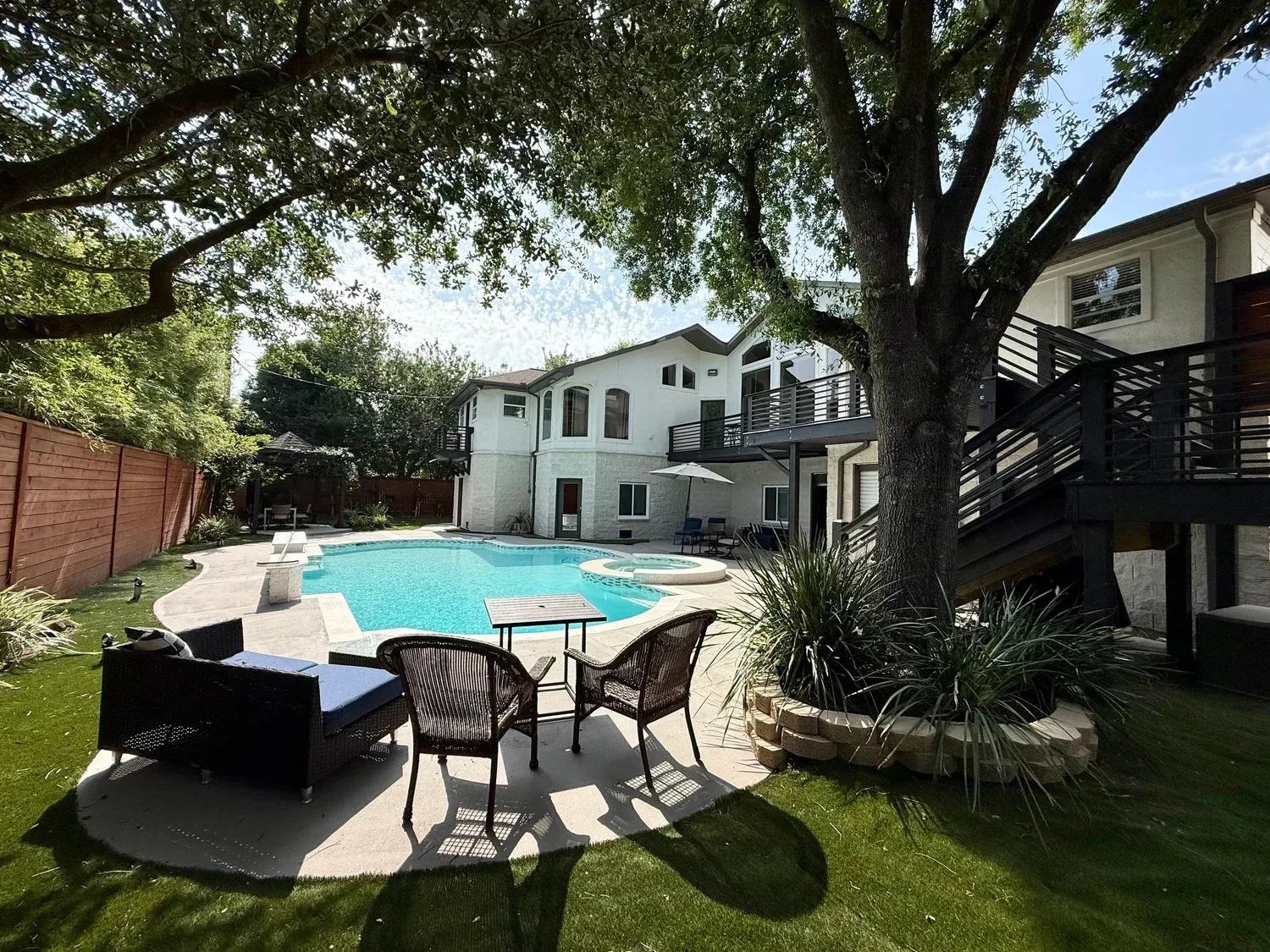 Villa Como exterior, furnished house in Medical Center / Meyerland, Houston