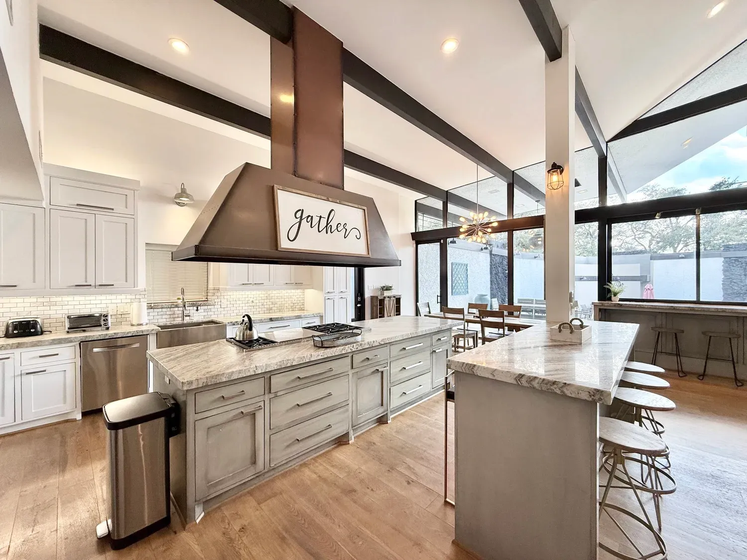 Villa Rica kitchen, furnished house in Texas Medical Center / Meyerland, Houston